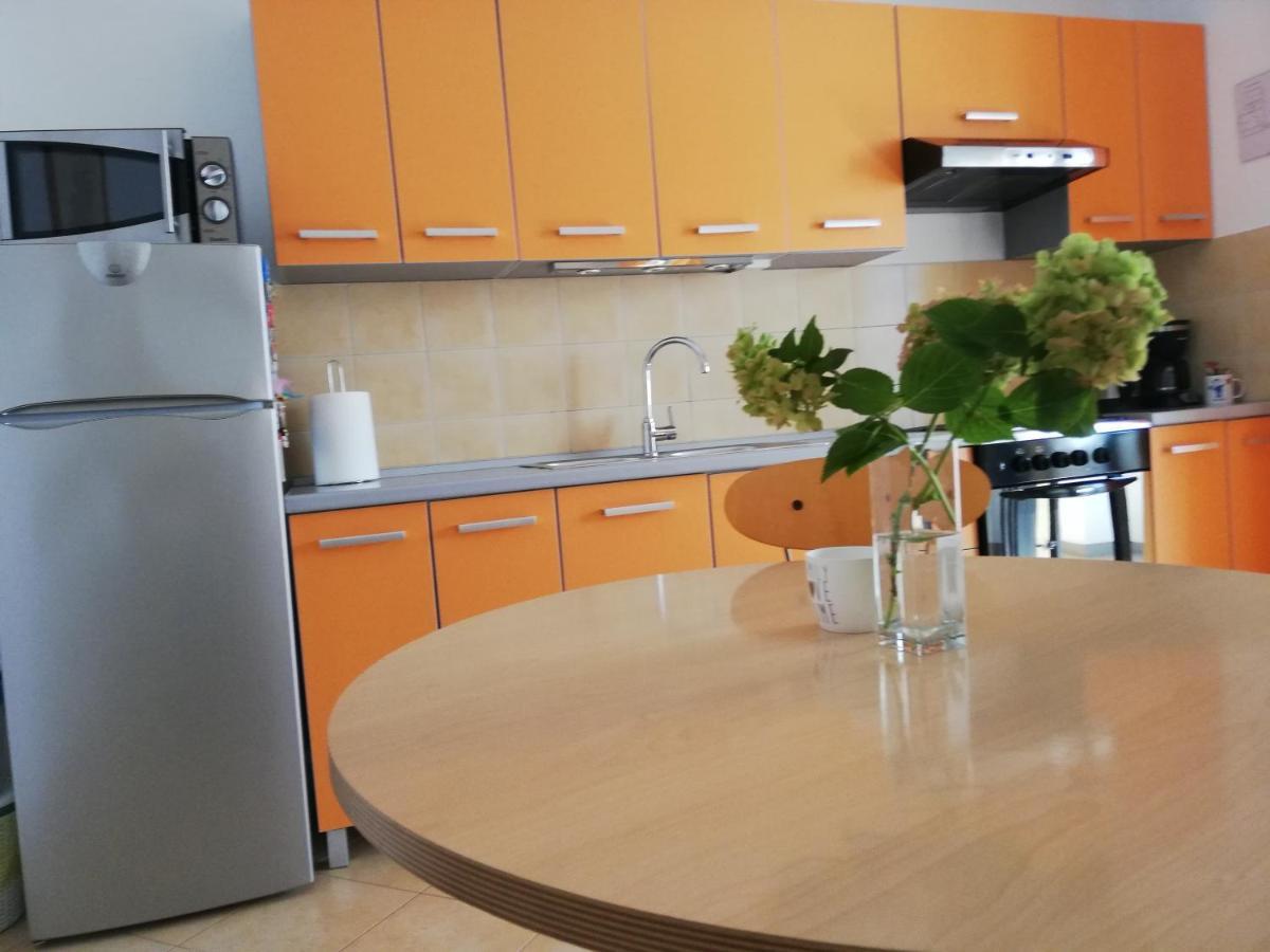 Apartment Suzy With Private Parking Fazana Bagian luar foto