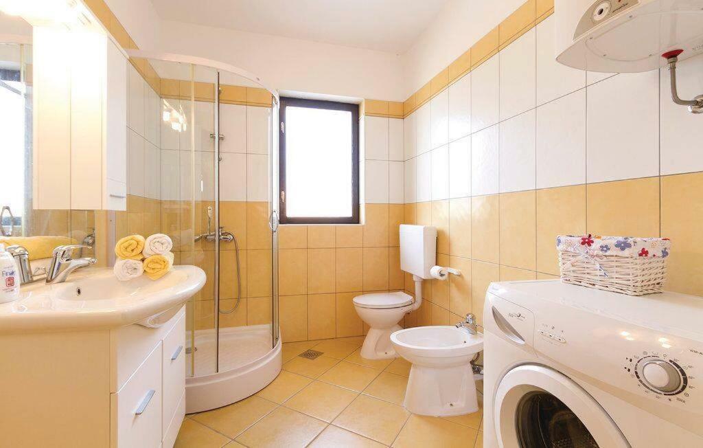 Apartment Suzy With Private Parking Fazana Bagian luar foto