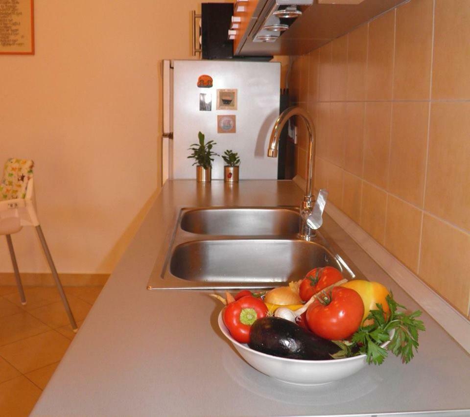Apartment Suzy With Private Parking Fazana Bagian luar foto